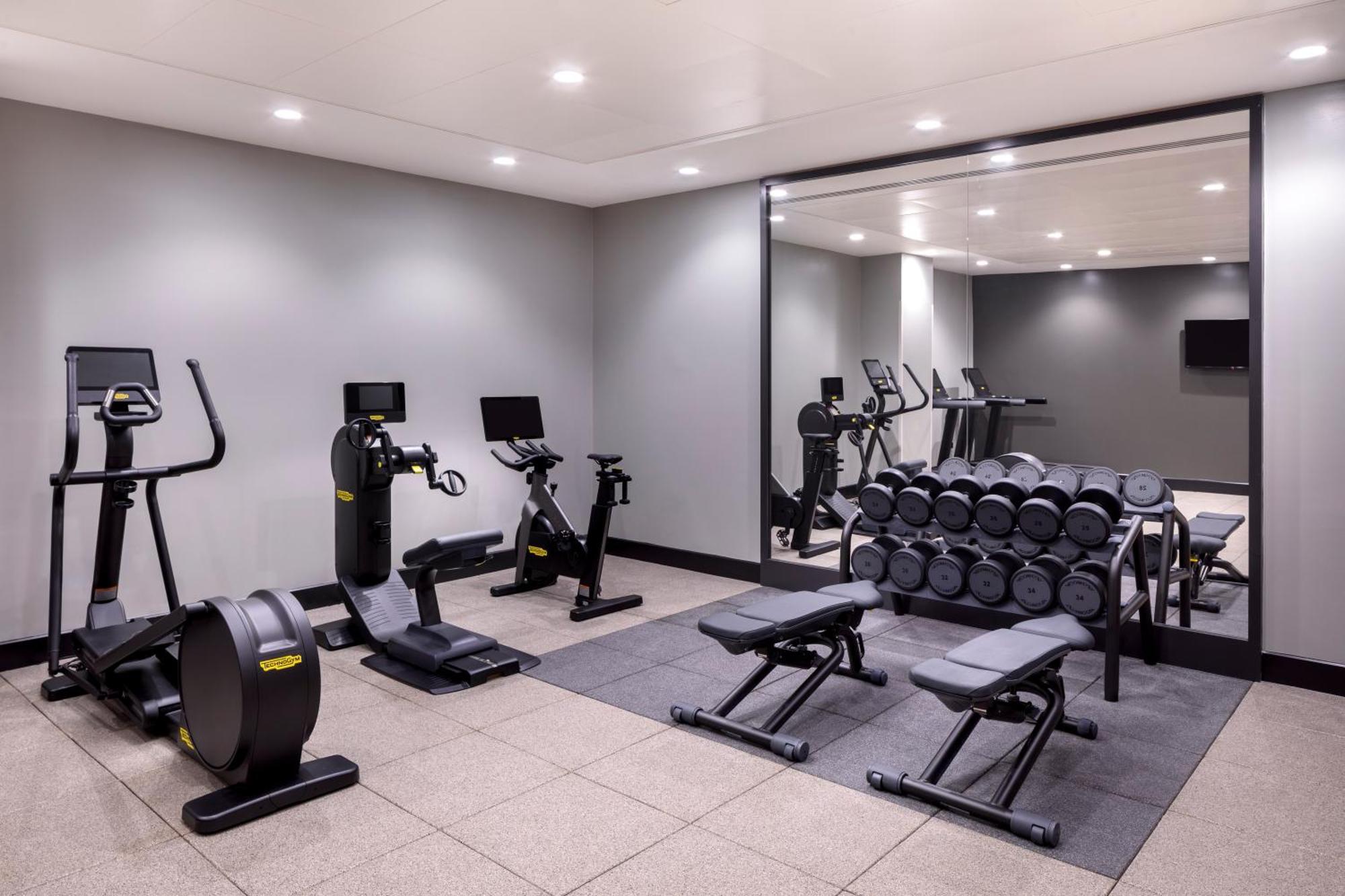 Hilton Woking 호텔 외부 사진