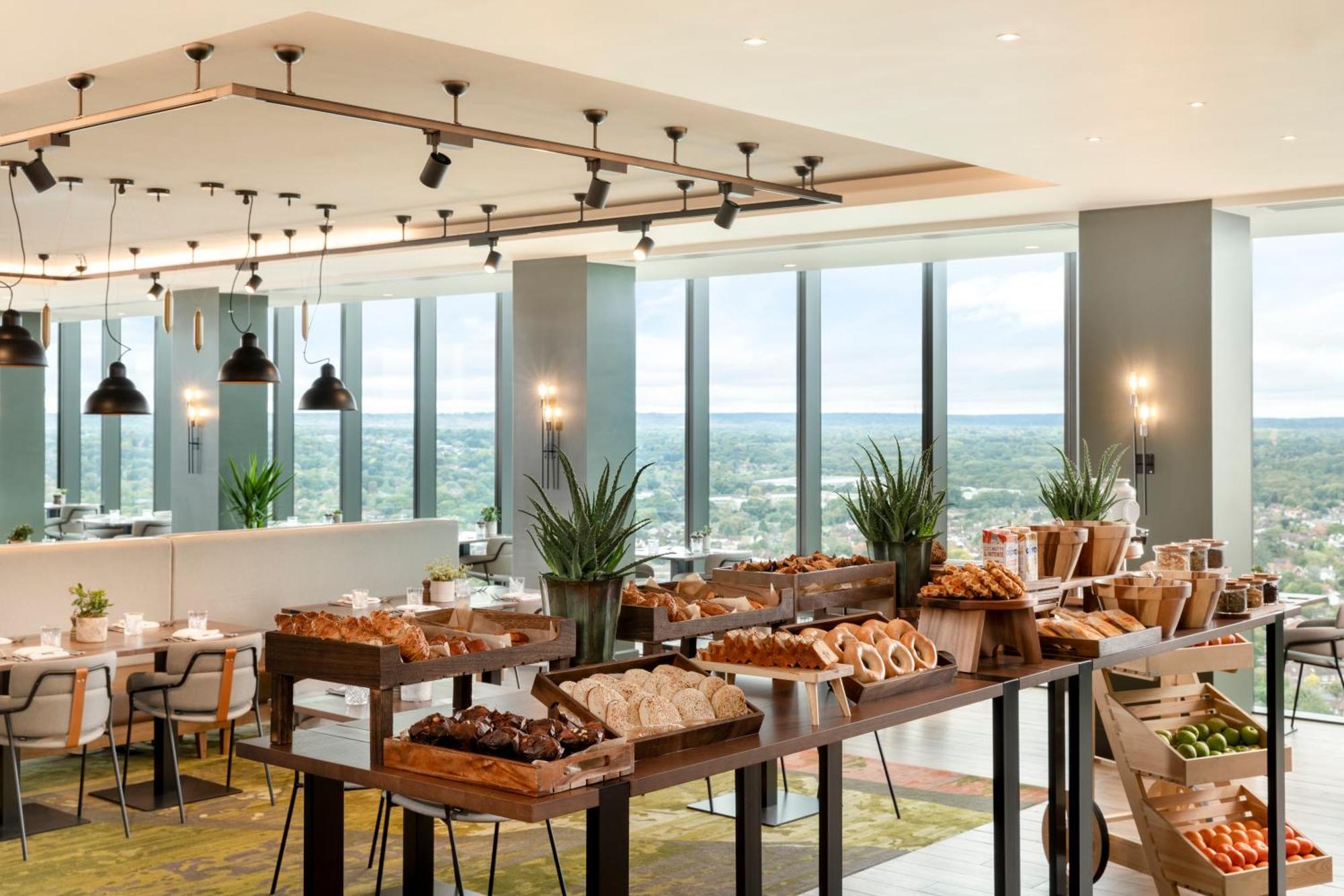 Hilton Woking 호텔 외부 사진