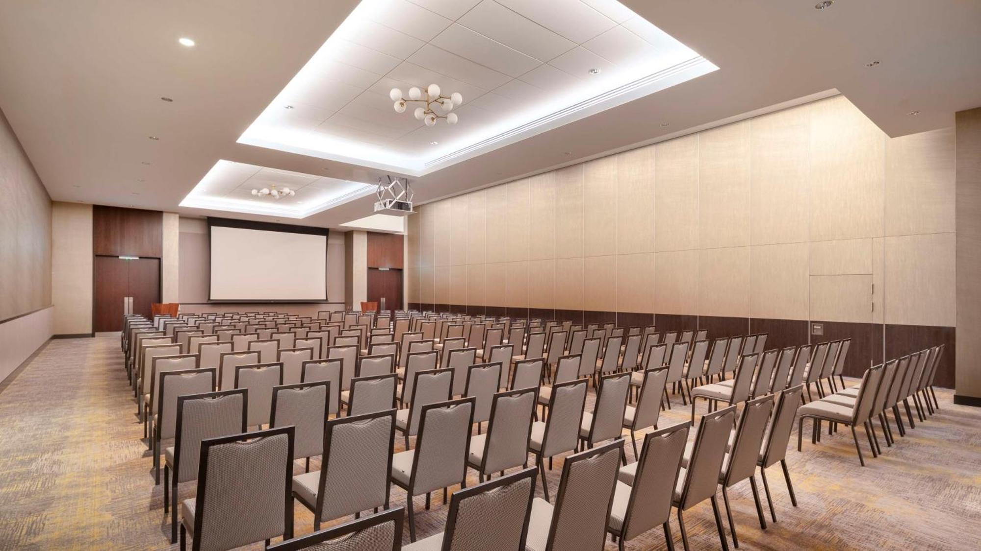 Hilton Woking 호텔 외부 사진