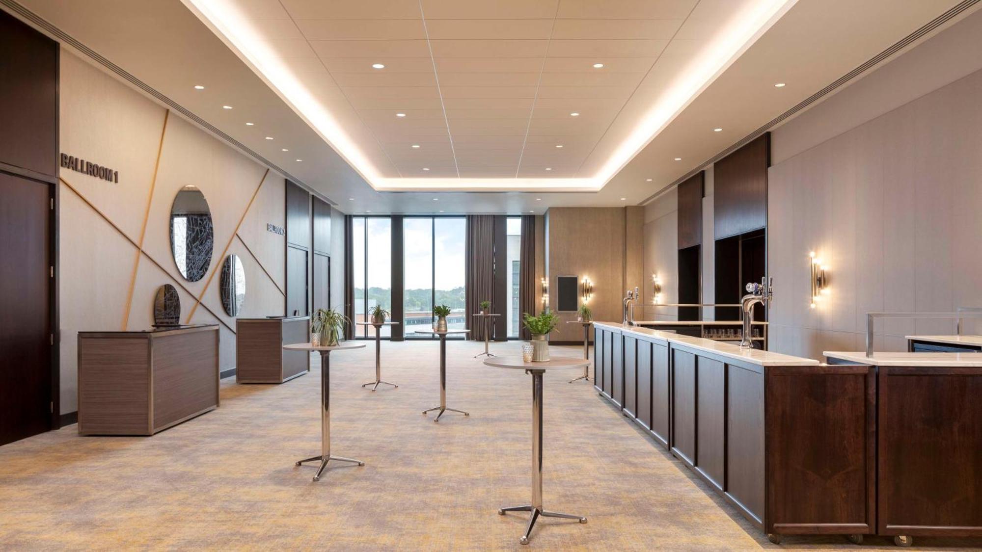 Hilton Woking 호텔 외부 사진