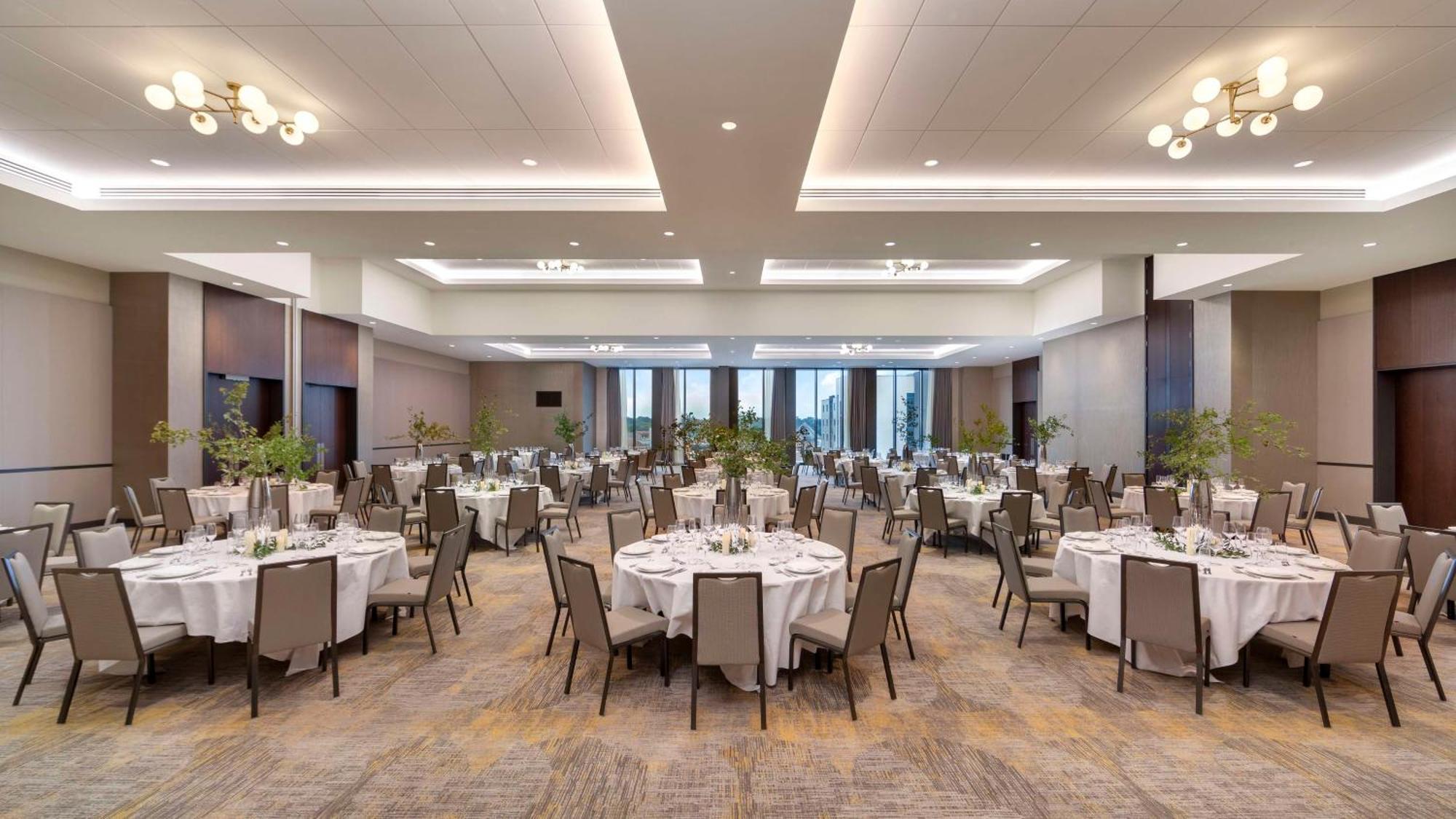 Hilton Woking 호텔 외부 사진
