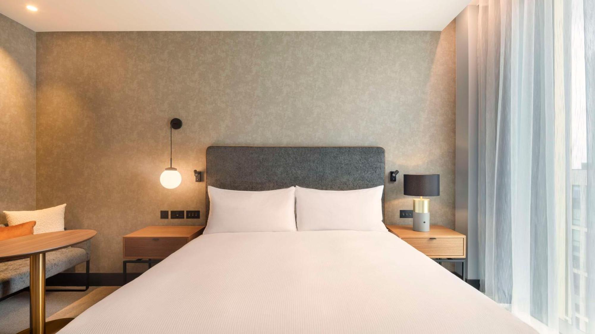 Hilton Woking 호텔 외부 사진