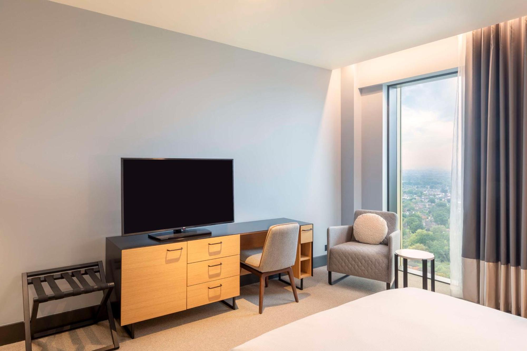 Hilton Woking 호텔 외부 사진