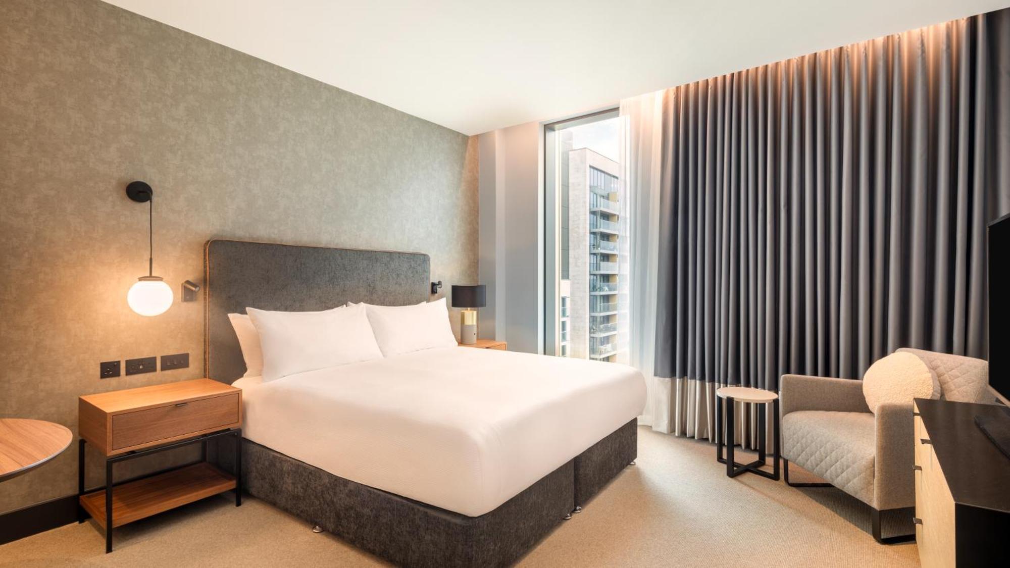 Hilton Woking 호텔 외부 사진
