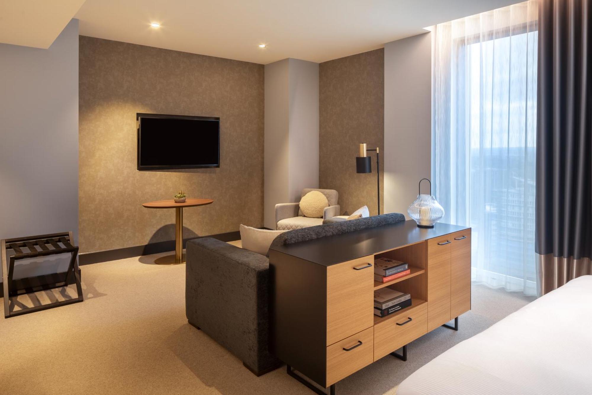 Hilton Woking 호텔 외부 사진