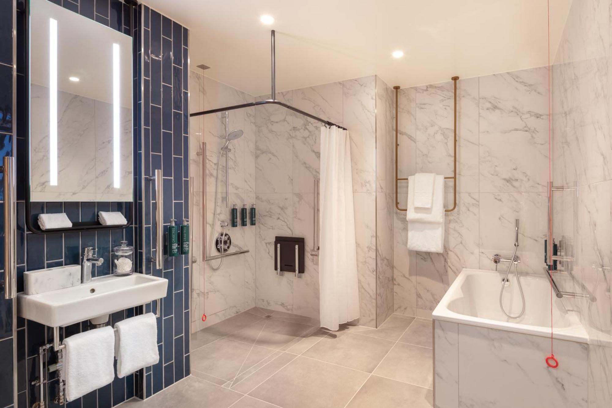 Hilton Woking 호텔 외부 사진