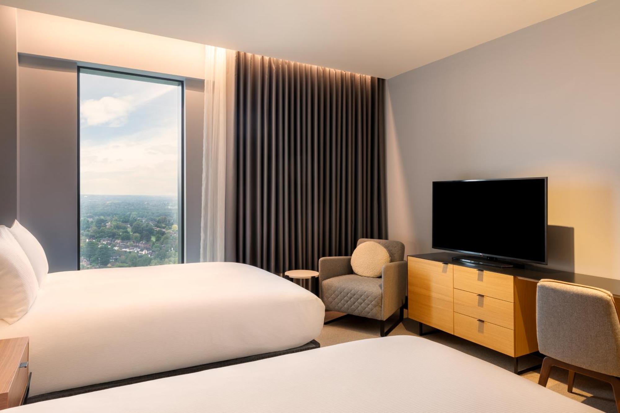 Hilton Woking 호텔 외부 사진