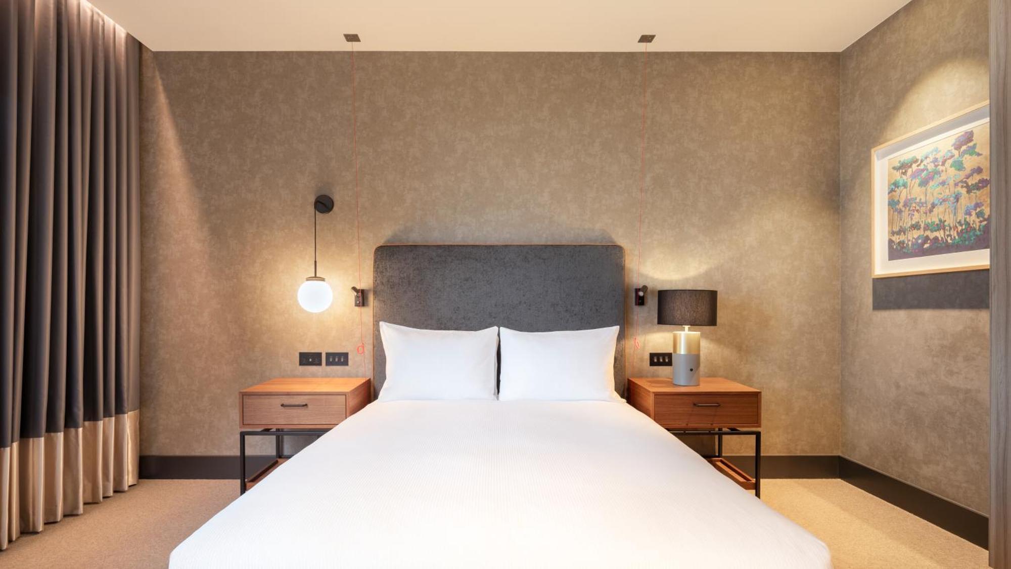 Hilton Woking 호텔 외부 사진