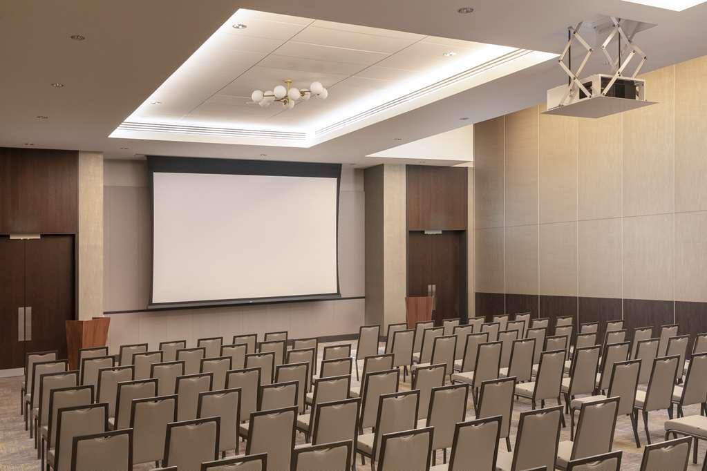 Hilton Woking 호텔 시설 사진