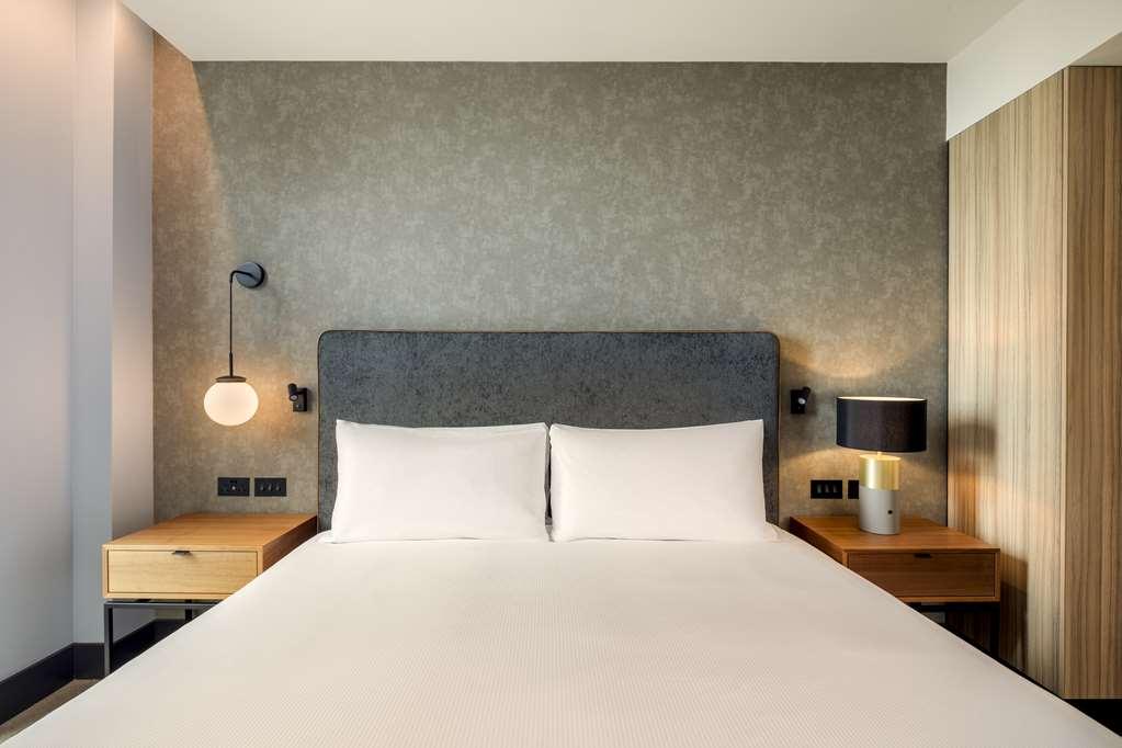 Hilton Woking 호텔 객실 사진