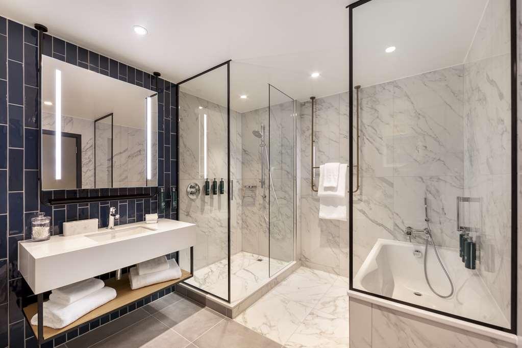 Hilton Woking 호텔 객실 사진