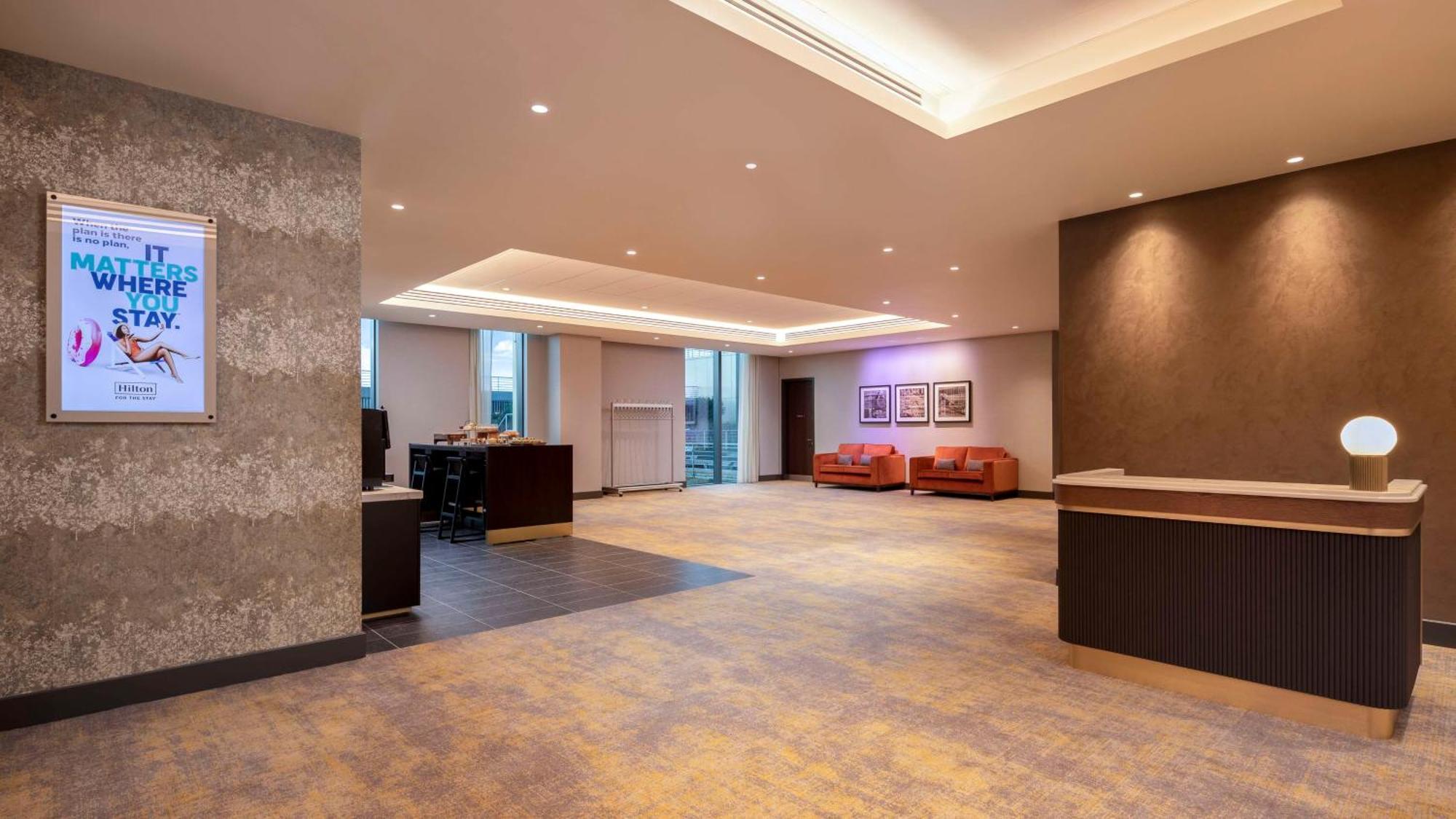 Hilton Woking 호텔 외부 사진
