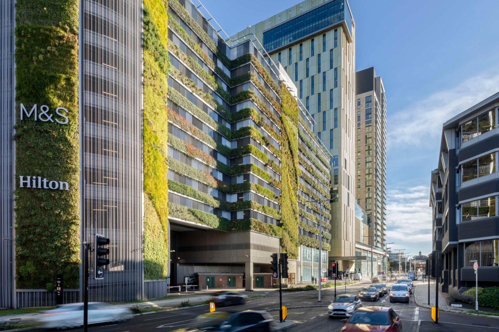 Hilton Woking 호텔 외부 사진
